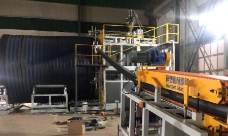 Largest diameter hollow wall spiral pipe extrusion machine